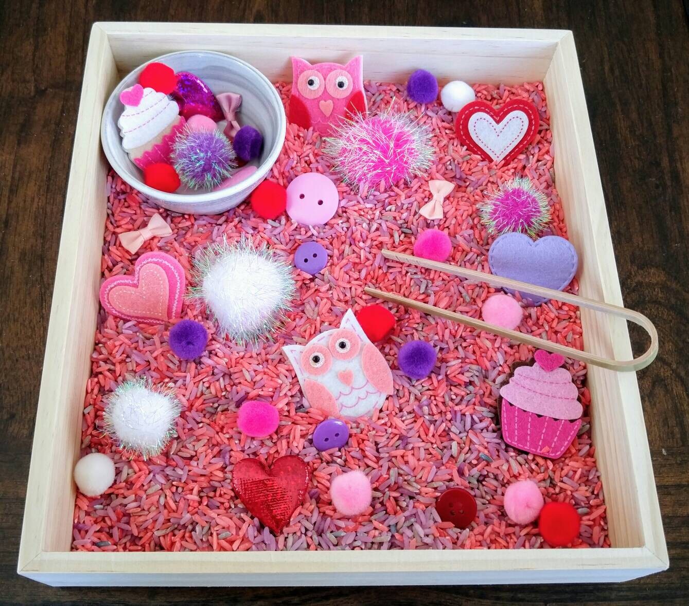 Valentine's Sensory Box, Tweezing Activity, Fine Motor Skills, Gift for Kids, Montessori, Classroom Activity, Teacher Resources