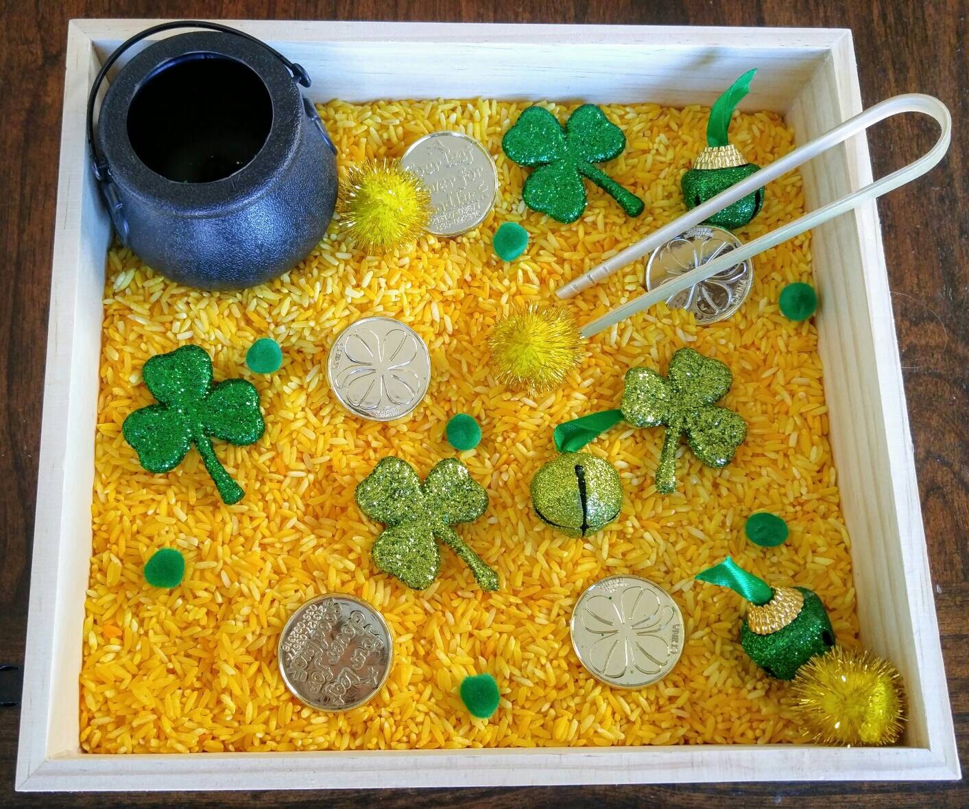 St. Patrick's Day Sensory Box, Tweezing Activity, March Theme, Fine Motor Skills, Gift for Kids, Montessori Classroom, Teacher Resources